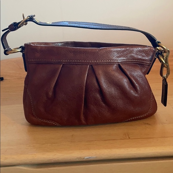 EUC Auth. Coach leather purse - Picture 3 of 12